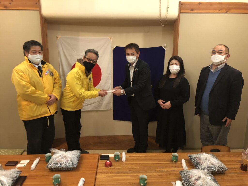 牛久まんぷく会様に寄付